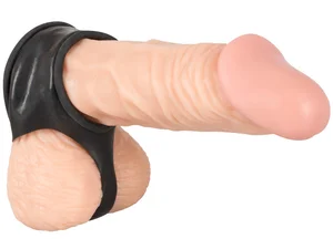 Černý latexový návlek na penis a varlata