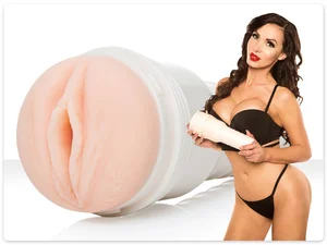 Umělá vagina pornoherečky Nikki Benz Fleshlight